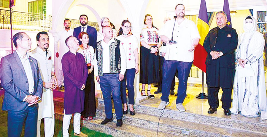 Romania Independence Day Celebrated In Traditional Kp Romanian Colours