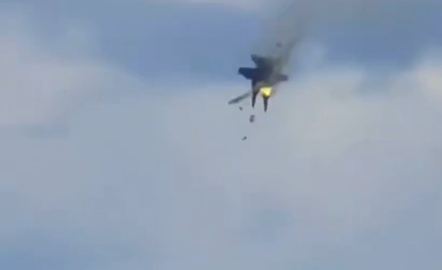 Two Us Fighter Jets Collide Mid Air During Idaho Air Show