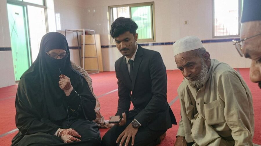American Woman Morris Ashley Travels To Pakistan To Find Love Of Her Life