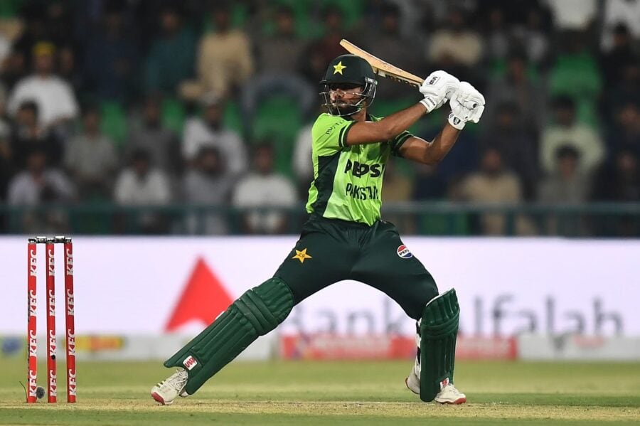 Australia Outplay Pakistan In Second Odi To Level Series 1 1