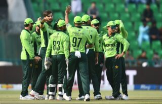 Australia Set 158 Run Target For Pakistan In Odi Series Decider