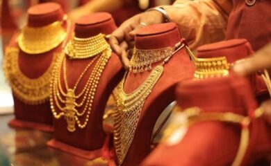Gold Prices Decline By Rs2300 Per Tola In Pakistan