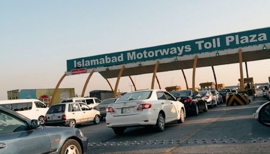 Nha Toll Plaza Contracts See Fierce Bidding As Top Deals Touch Rs13 Crore Mark
