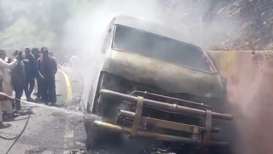 Six Tourists Die As Van Catches Fire On Murree Expressway