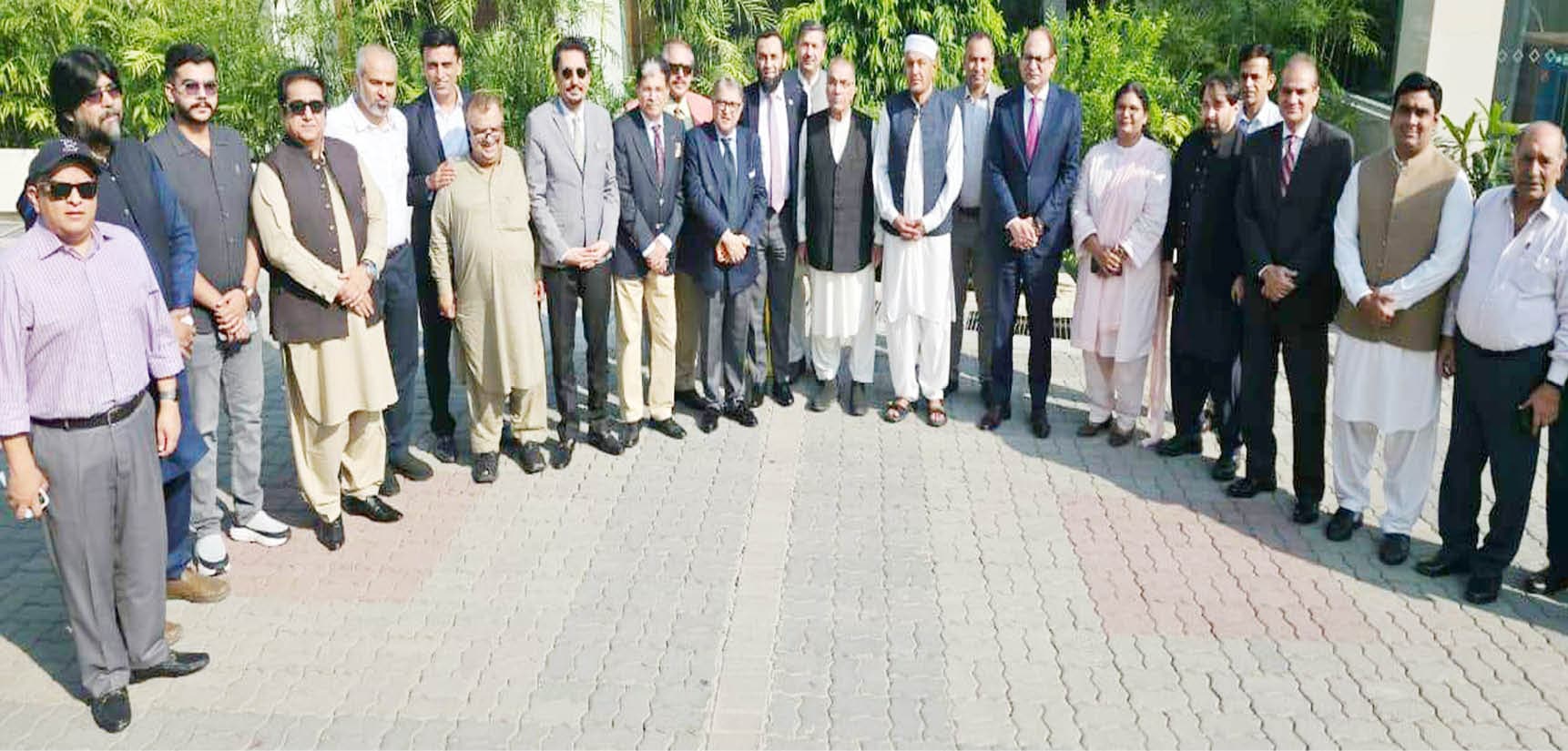 Apns Delegation Meets Information Minister Tarar Key Issues Facing Print Media Discussed 