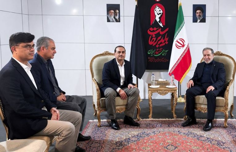 Field Marshal Asim Munir Meets Iranian Fm Araghchi To Convey Pakistans Condolences