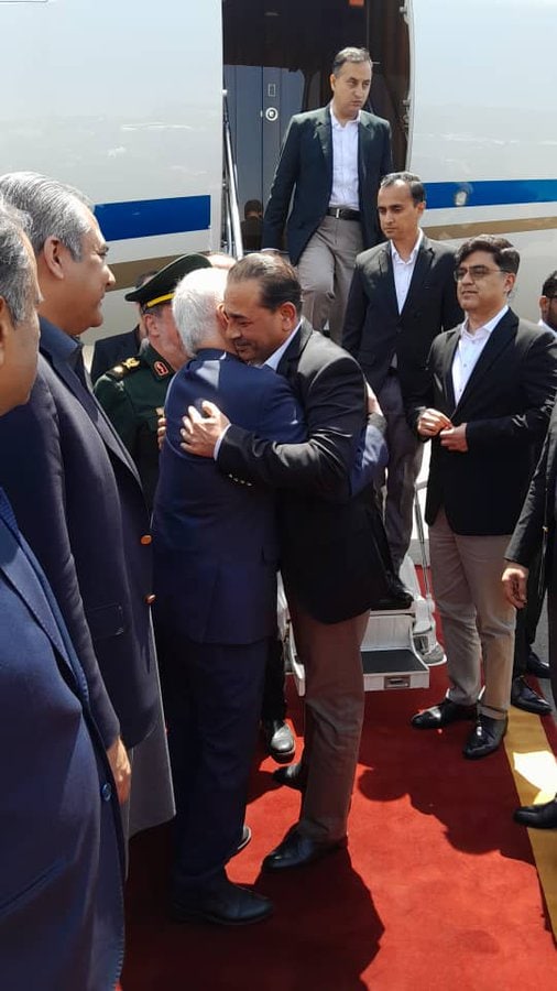 Field Marshal Asim Munir Meets Iranian Fm Araghchi To Convey Pakistans Condolences 
