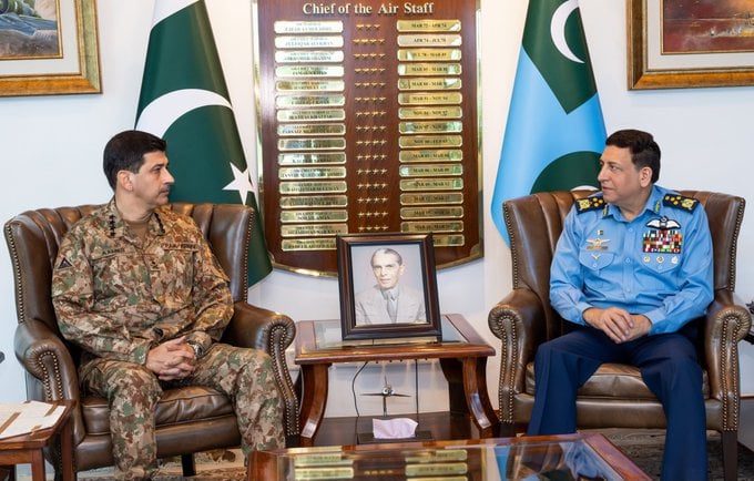 Gen Aamer Raza Strengthens Inter Services Coordination With Navy Air Force Leadership 
