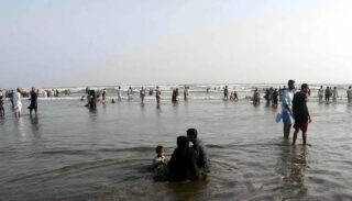 Karachi To Experience Hot Humid Weather With Chance Of Light Drizzle