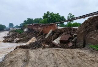 Lahore Faisalabad Train Operations Suspended After Flood Damages Bridge