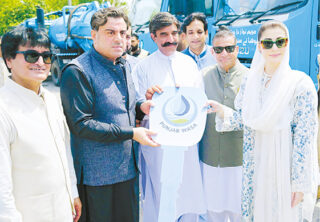 Maryam Hands Over Symbolic Keys Of Sewerage Machinery To Wasa Officials
