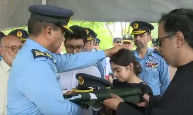 Paf Hero Asim Tariq Laid To Rest With Full Military Honours After Sacrificing Life To Save Woman 