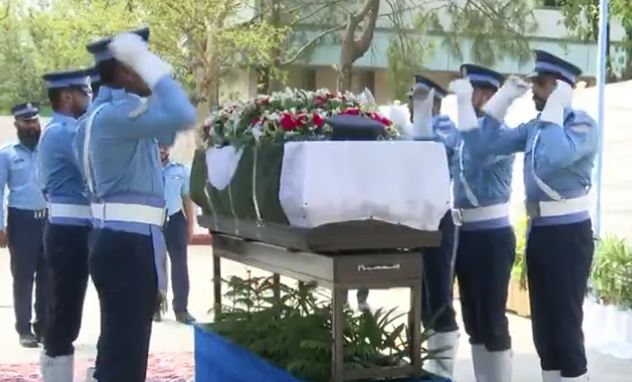 Paf Hero Asim Tariq Laid To Rest With Full Military Honours After Sacrificing Life To Save Woman 