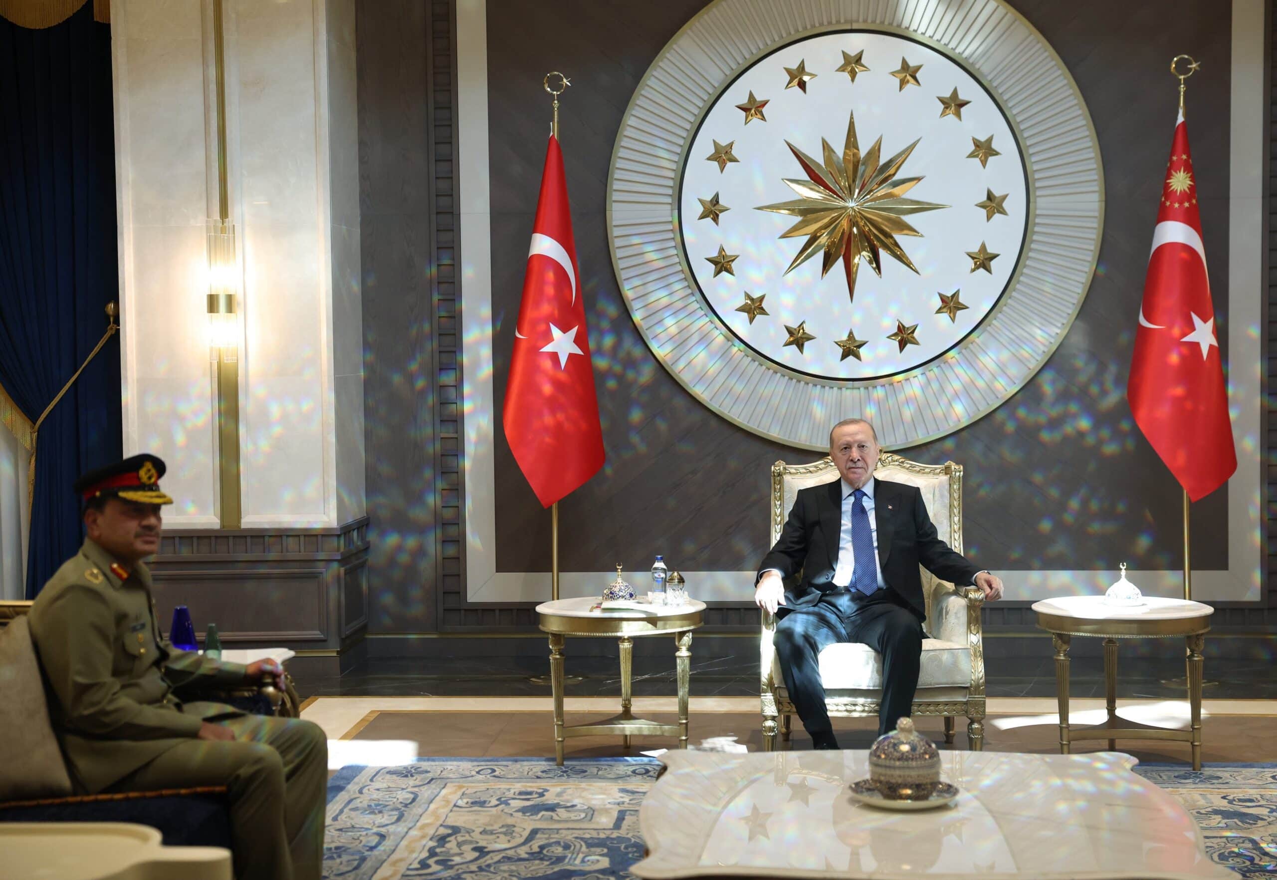 Pak Field Marshal Discusses Defence Ties Regional Security With Erdogan Top Turkish Brass Ispr 