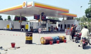 Petrol Pumps To Shut Across Pakistan From Tonight In Protest Against New Pricing Formula
