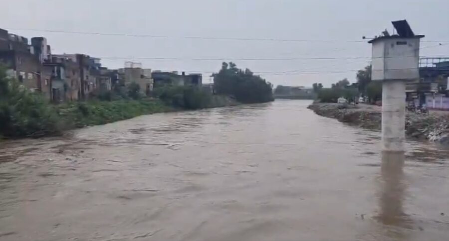 Flood Alert In Twin Cities As Nullah Lai Rises To Dangerous Level Army Called In