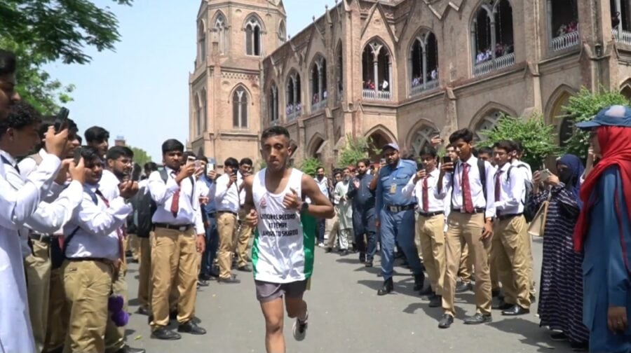 Gcu Student Begins 1100km Run From Lahore To Skardu