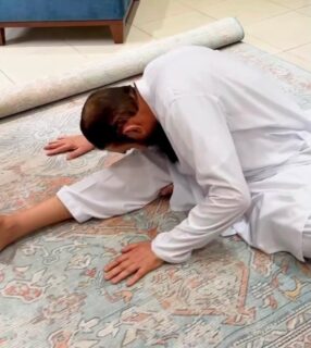 Maulana Tariq Jamils Pictures While Exercising Go Viral On Social Media
