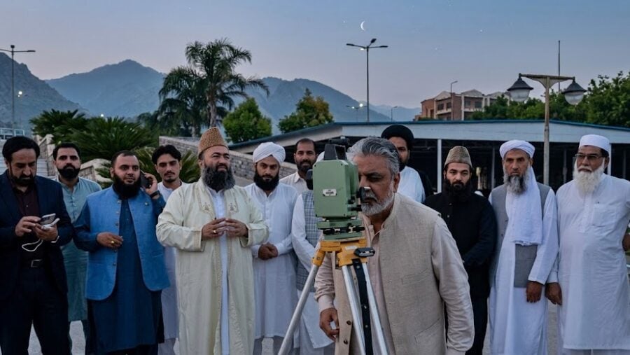 Ruet E Hilal Committee Sets Up Telescope In Parking Lot After Being Denied Rooftop Access
