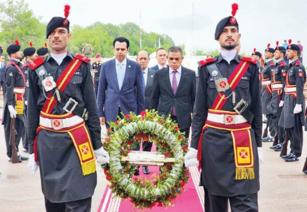 Saifuddin Nasution Pays Tribute At Martyrs Memorial