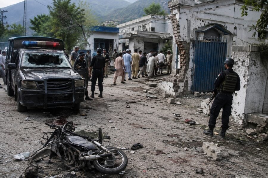 Seven Dead 18 Hurt In Suicide Attack Outside Swat Police Station