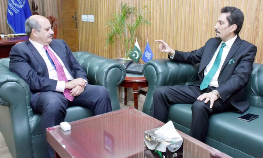 Faisal Qau Vc Zafar Discuss Media Academia Coop 