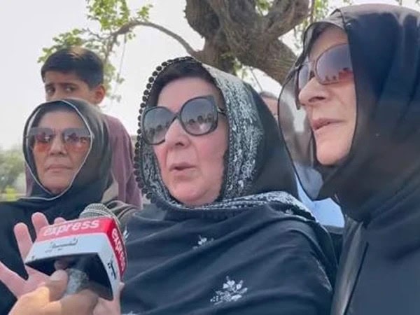 Imran Khans Three Sisters Detained Under Mpo Ahead Of September 27 Protest