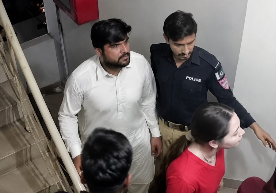 Karachi Dha Scuffle Woman Seeks Action Against Neighbours Police