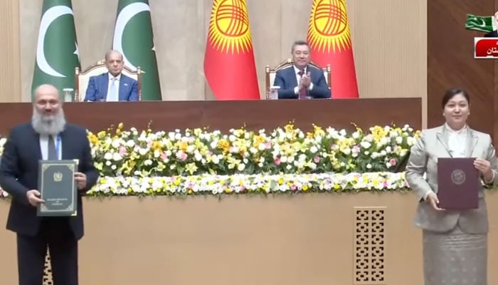 Pakistan Kyrgyzstan Sign Multiple Agreements To Boost Trade It Counterterrorism Cooperation