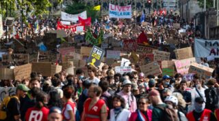 France Shuts Nearly 900 Schools Amid Violent Protest Over Poor Facilities