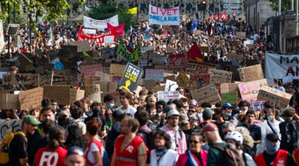 France Shuts Nearly 900 Schools Amid Violent Protest Over Poor Facilities