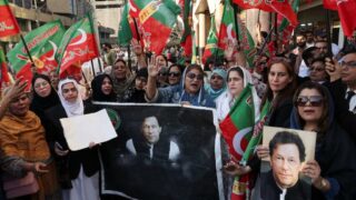 Long March Update: PTI demands Meeting with Imran Khan before calling Off Protest