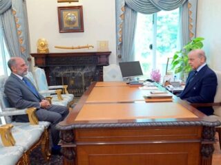 Pakistan Stands Should To Should With Saudi Arabia Pm Tells Makkah Alliance Chief