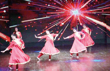 Pakistani Artists Honour Bangladesh Cultural Troupe With Performances